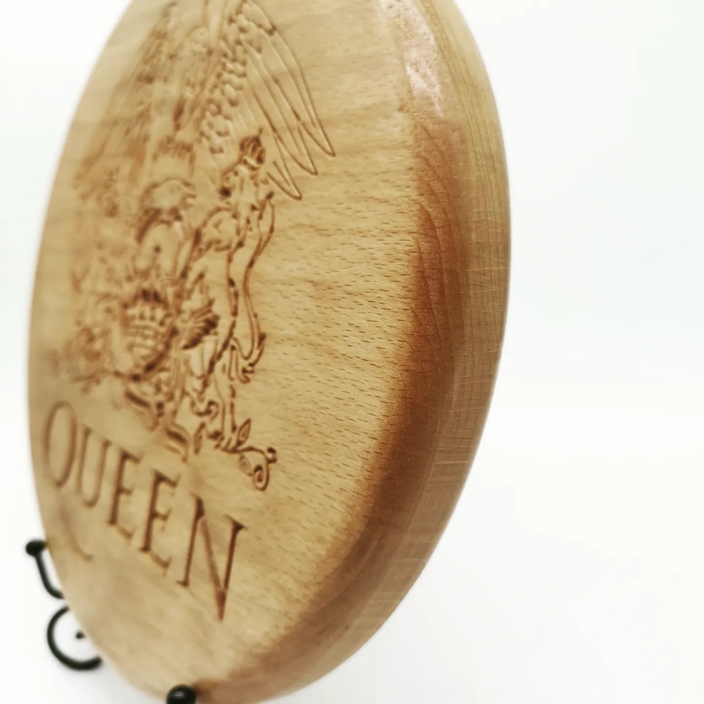Queen crest
