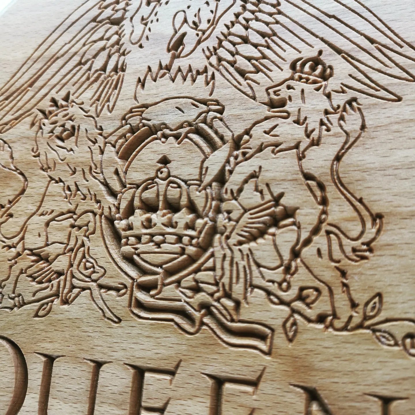 Queen crest